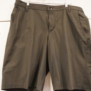 Men's Lulu 40 shorts - dark olive color